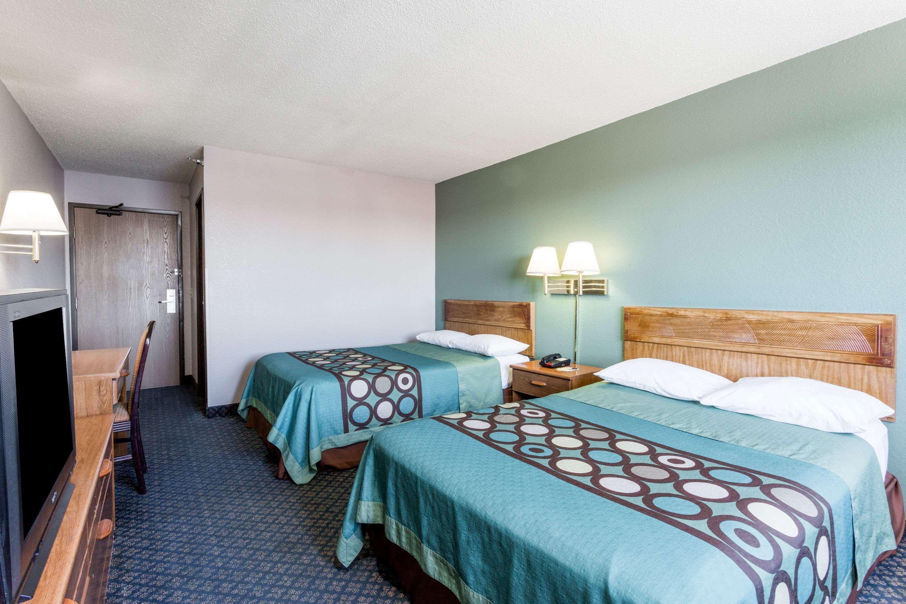 Super 8 By Wyndham Richmond Midlothian Turnpike Hotell Eksteriør bilde