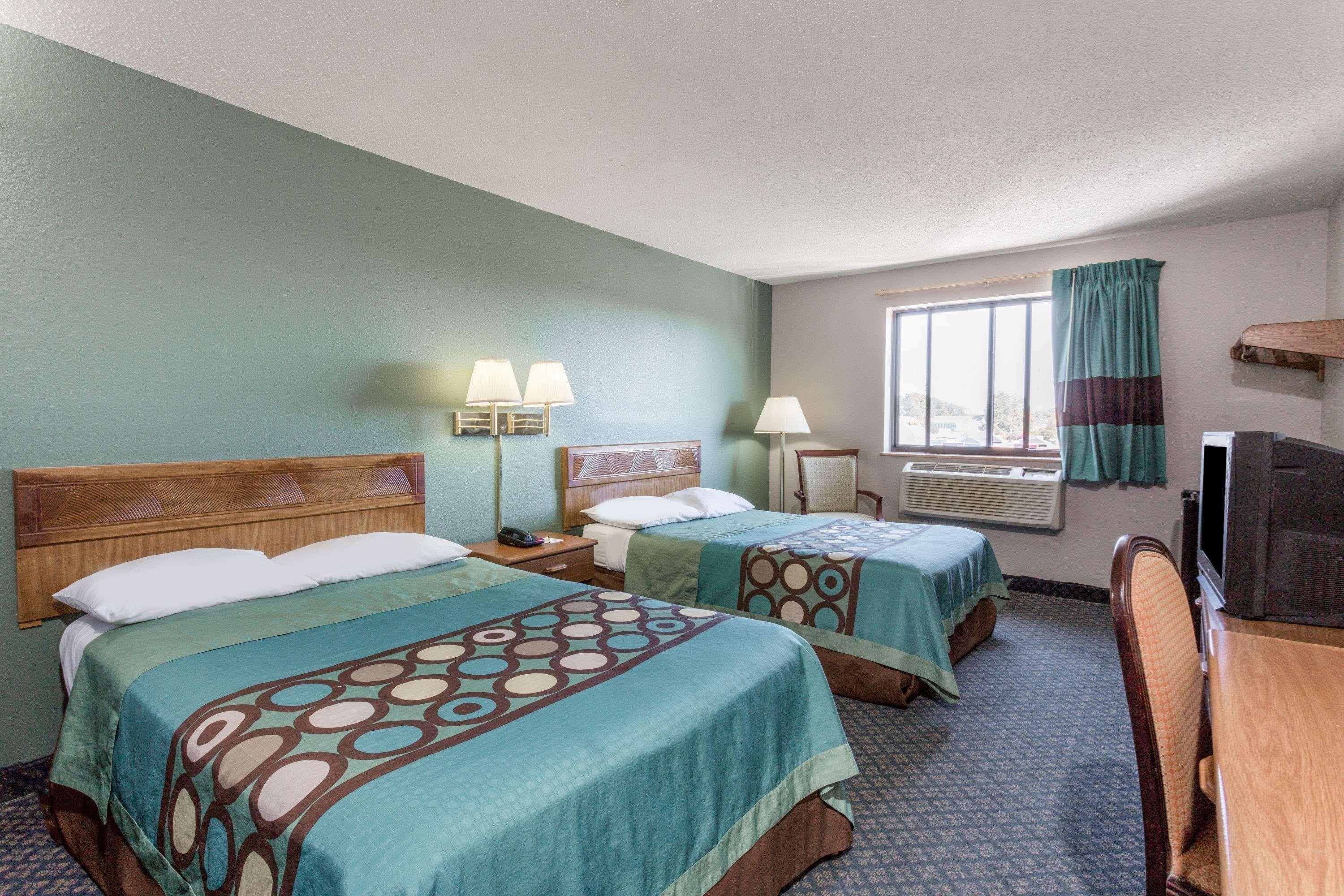 Super 8 By Wyndham Richmond Midlothian Turnpike Hotell Eksteriør bilde