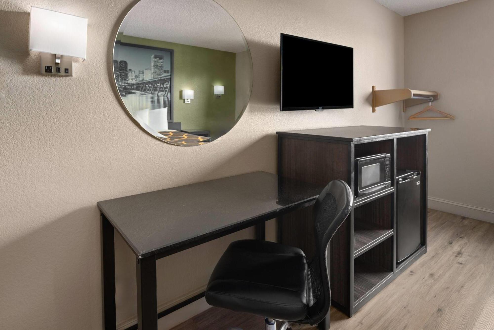 Super 8 By Wyndham Richmond Midlothian Turnpike Hotell Eksteriør bilde