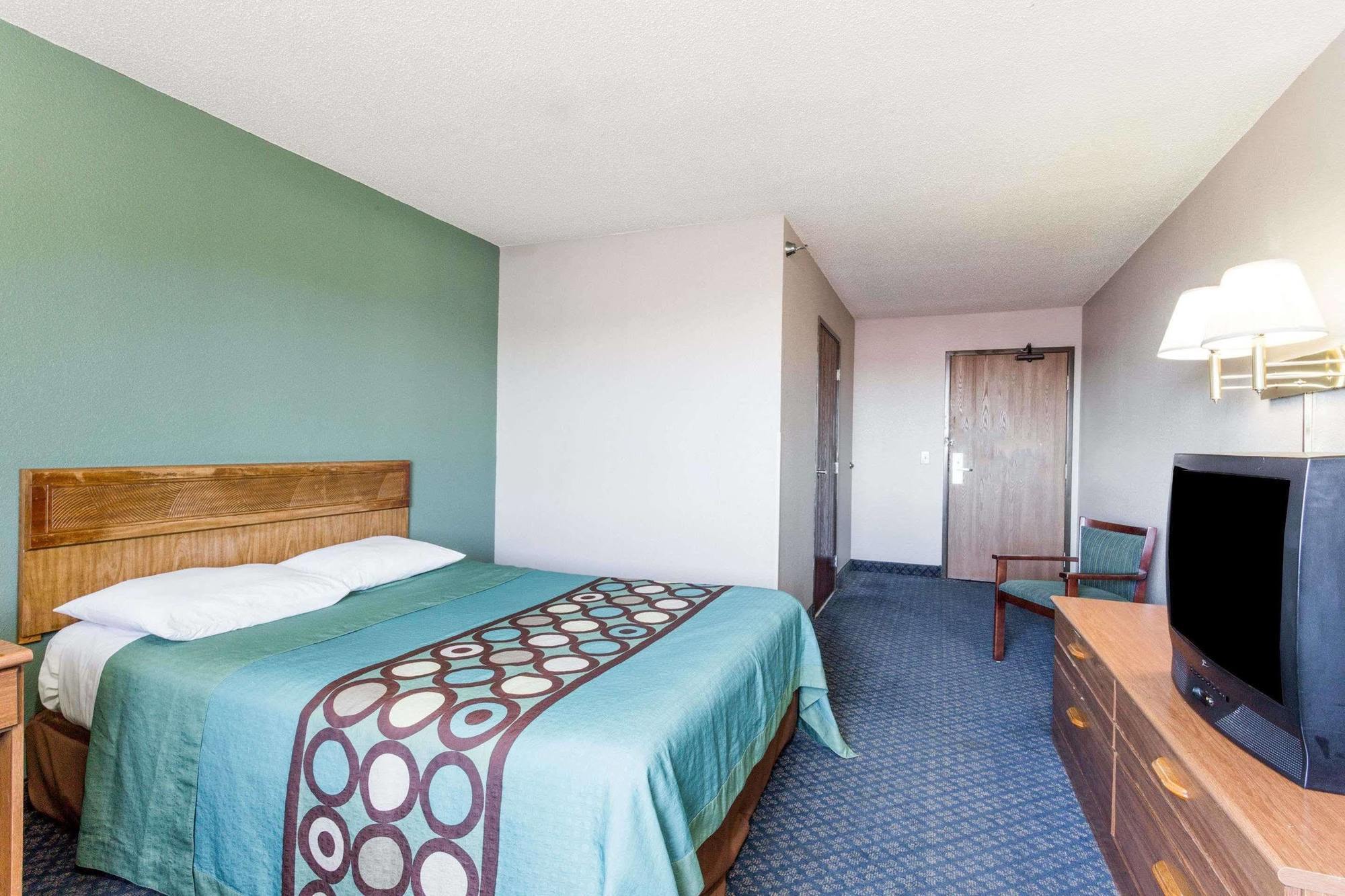 Super 8 By Wyndham Richmond Midlothian Turnpike Hotell Eksteriør bilde